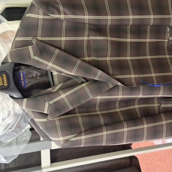 New Mens Suit - Picture 1 of 2
